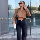 Chic Cropped Blouse with Classic Collar and Stylish Pockets