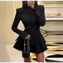 Chic Cocktail Dress with Structured Bodice and Flared Skirt