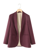 Chic Women's Blazer with Trendy Cut and Stylish Pockets