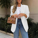 Chic Women's Blazer with Stylish Cut and Handy Pockets