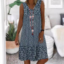 Chic Floral Patterned Women's Dress with Flowing Design