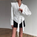 Chic Women's Blazer with Contemporary Design