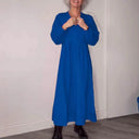 Chic V-Neck Maxi Dress with Long Sleeves