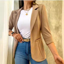 Chic Blazer with Refined Cut and Ample Pockets