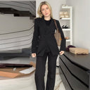 Chic Women's Blazer with Functional Pockets