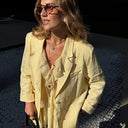 Chic Women's Blazer in Trendy Style