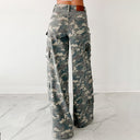 Women's Loose-Fit Cargo Pants with Functional Pockets