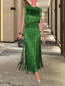 Chic Evening Dress with Flared Hem