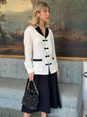 Chic Women's Blazer Jacket with Stylish Buttons and Functional Pockets