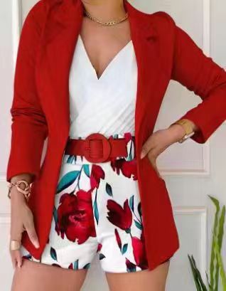 Chic Women's Blazer with Stylish Belt