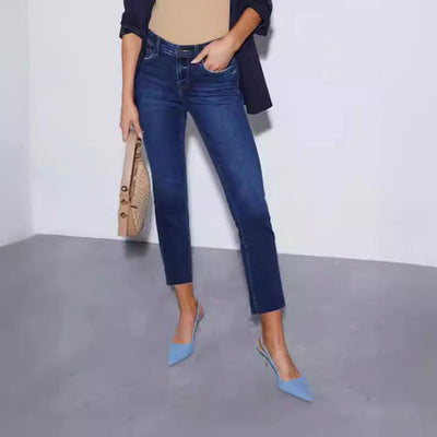 Chic Cropped Jeans for Women in Classic Style