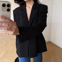 Chic Women's Blazer with Stylish Cut and Pockets