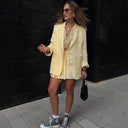 Chic Women's Blazer in Trendy Style