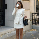 Chic Women's Blazer in Modern Design