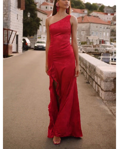 Chic Asymmetric Evening Dress with Stylish Slit