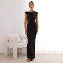Chic Women's Evening Dress in Classic Design