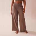 Chic Pleated Women's Trousers in Trendy Styles