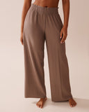 Chic Pleated Women's Trousers in Trendy Styles