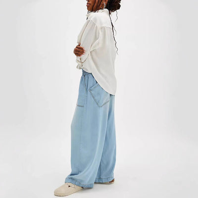 Elastic-Waist Denim Jeans for Women with Handy Pockets