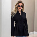 Chic Women's Blazer with Tailored Details