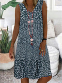Chic Floral Patterned Women's Dress with Flowing Design