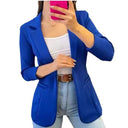 Chic Blazer with Refined Cut and Ample Pockets