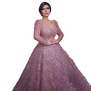 Chic Evening Dress with Shimmering Accents and Flowing Hem