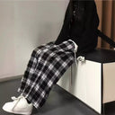 Trendy Women's Checkered Carrot Trousers