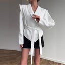 Chic Women's Blazer with Stylish Collar & Belt