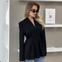 Chic Women's Blazer with Tailored Details