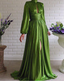 Chic Maxi Dress with Pleated Design for Fall