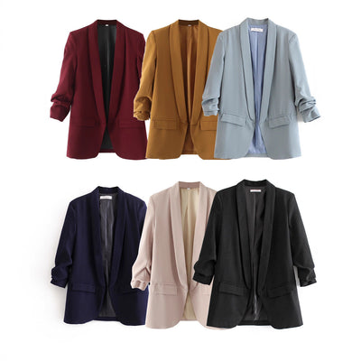 Chic Women's Blazer with Rolled Sleeves and Utility Pockets