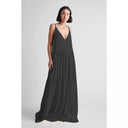 Elegant Women's Maxi Dress: Deep V-Neck & Flowing Skirt