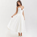 Elegant Evening Dress with Fitted Bodice and Full Skirt