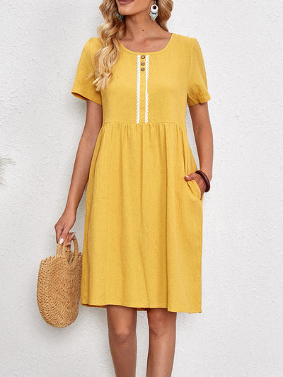Chic Women's Dress with Button Accents & Pockets