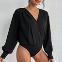Chic Blouse with Flowy Sleeves and V-Neck Design