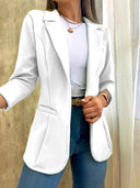 Chic Blazer with Refined Cut and Ample Pockets