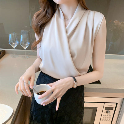 Chic Women's Wrap Blouse in Stylish Design