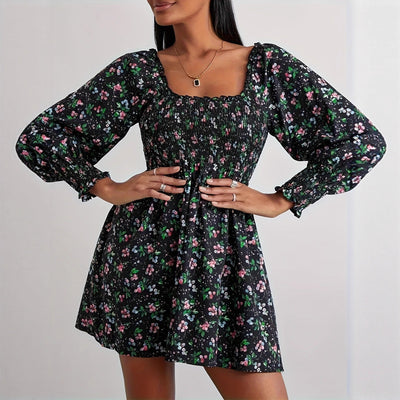 Chic Floral Smock Dress with Flowing Hem