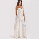 Chic Evening Dress with Lace Details and Spaghetti Straps