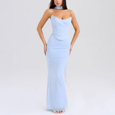 Chic Women's Evening Dress with Stylish Décolleté Design