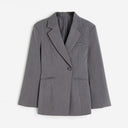 Chic Women's Blazer with Functional Pockets