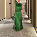 Chic Evening Dress with Flared Hem
