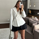Chic Women's Blazer for Every Occasion