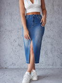 Chic Denim Midi Skirt with Side Slit & Frayed Hem