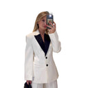 Chic Ladies Blazer with Contrast Lapels