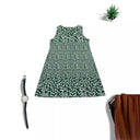 Chic Floral Patterned Women's Dress with Flowing Design