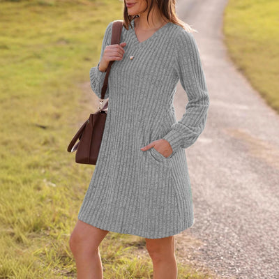 Chic Women's Dress with Vertical Design and Handy Pockets