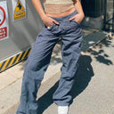 Women's Wide-Cut Cargo Pants with Side Pockets