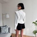 Chic Women's Blazer with Stylish Collar & Belt
